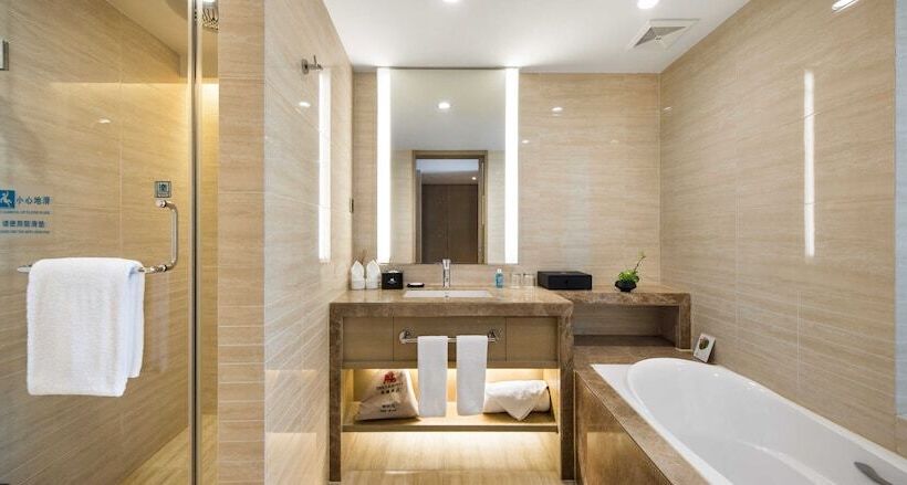 The La Hotel 新世界伟瑞酒店