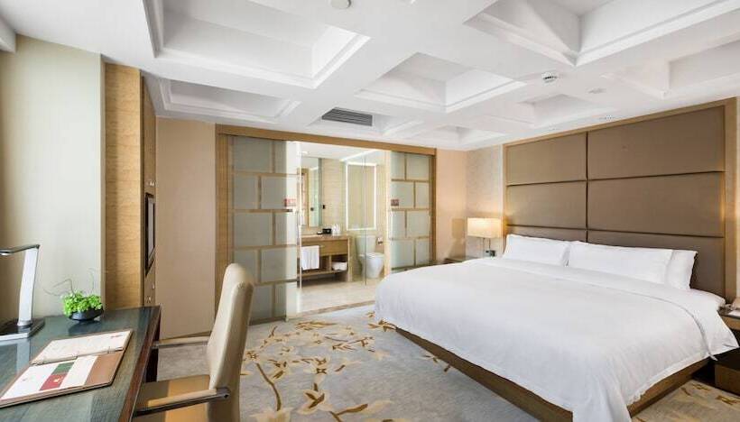 The La Hotel 新世界伟瑞酒店