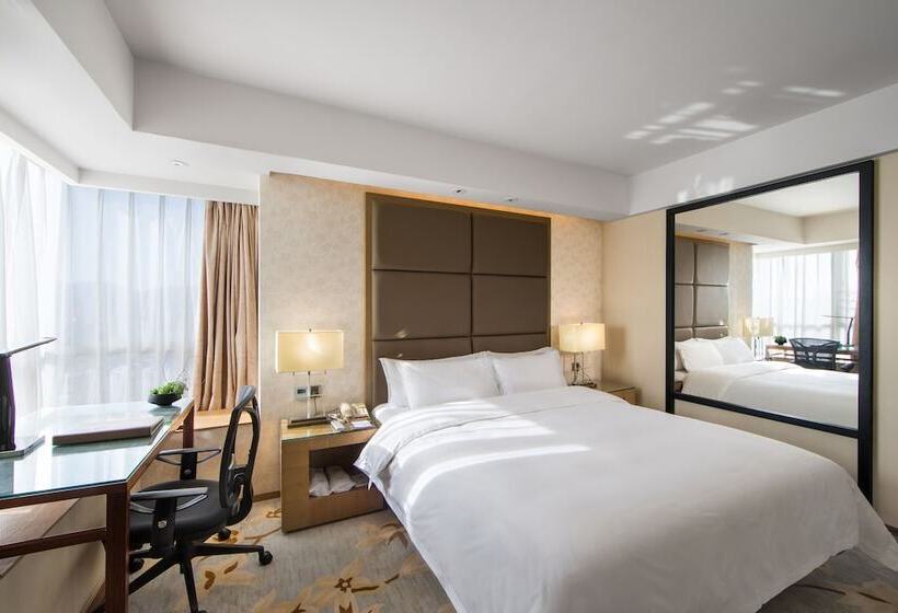 The La Hotel 新世界伟瑞酒店