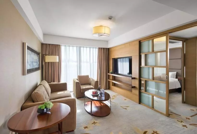 The La Hotel 新世界伟瑞酒店