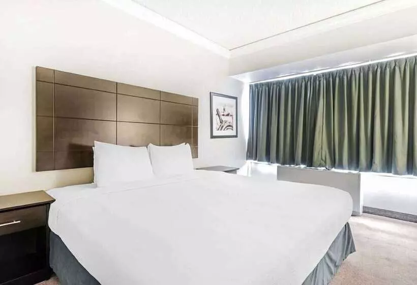 בית מלון כפרי Travelodge By Wyndham Troisrivieres