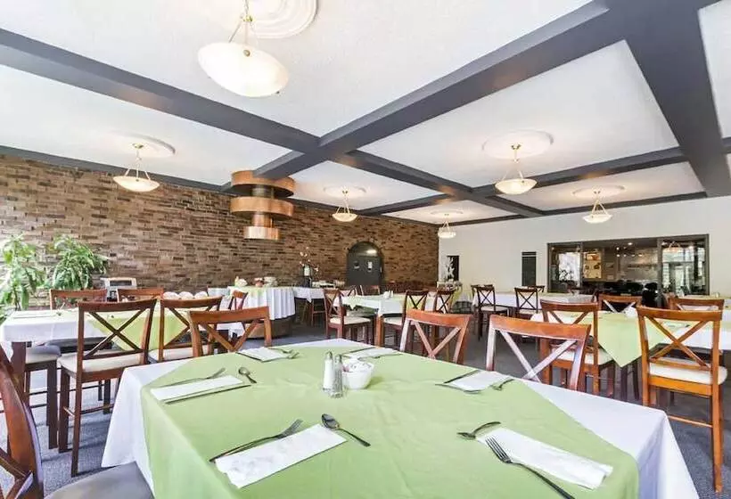 בית מלון כפרי Travelodge By Wyndham Troisrivieres