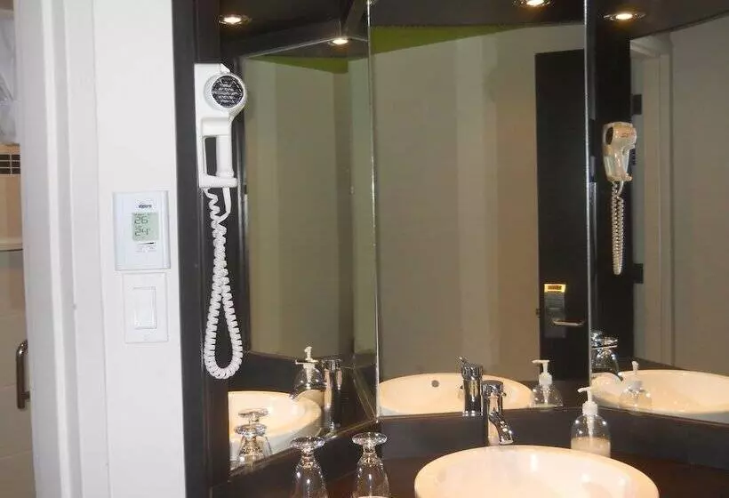 בית מלון כפרי Travelodge By Wyndham Troisrivieres