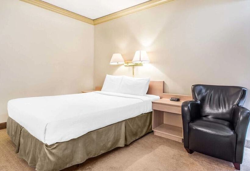 فندق Travelodge By Wyndham Troisrivieres