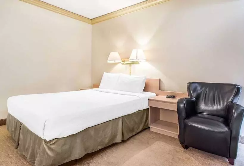 בית מלון כפרי Travelodge By Wyndham Troisrivieres