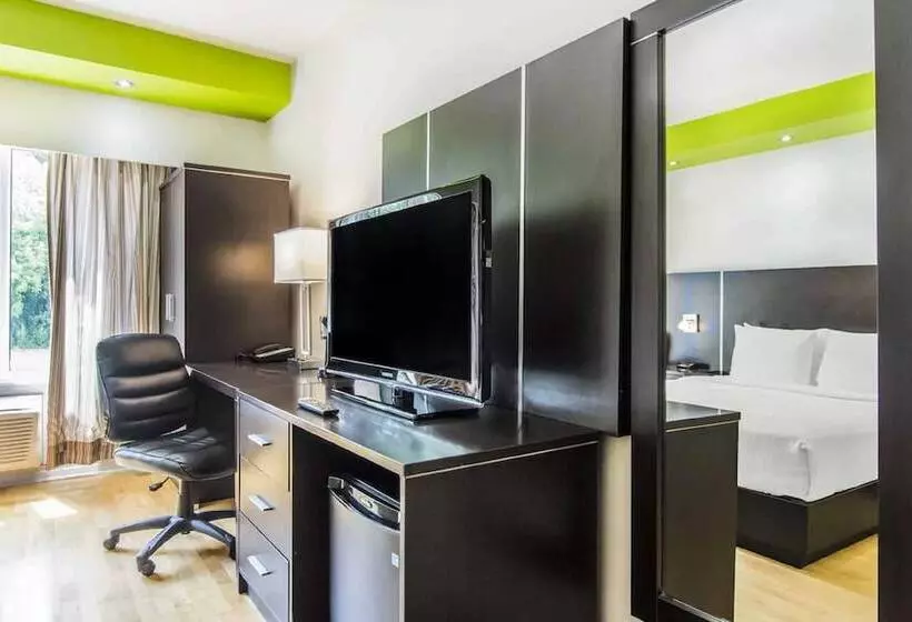 בית מלון כפרי Travelodge By Wyndham Troisrivieres