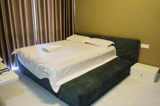 Shenzhen She & He Apartment (yuhedi)