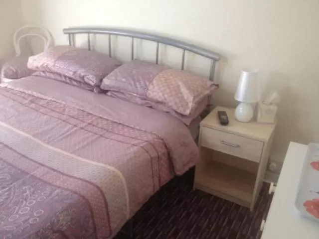 تختخواب و صبحانه Bronte House