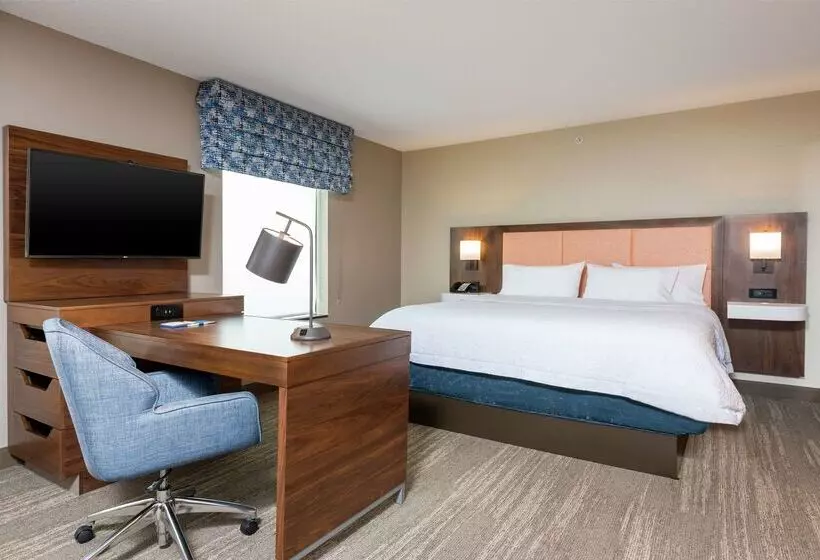 Hampton Inn & Suites Marshalltown