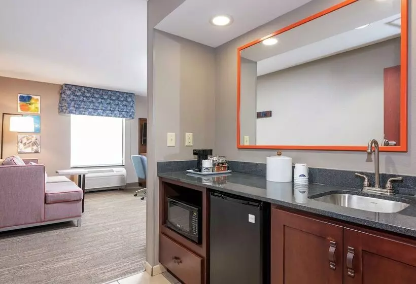 Hampton Inn & Suites Marshalltown