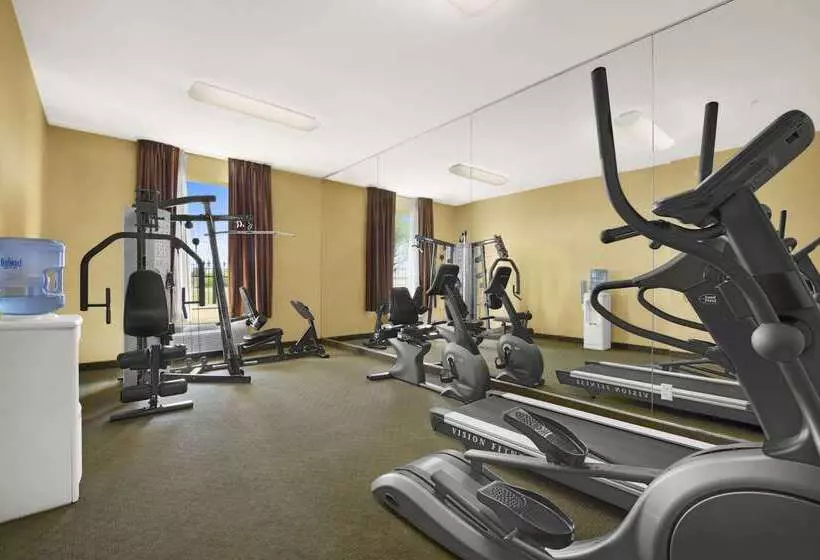 酒店 Baymont By Wyndham Marrero