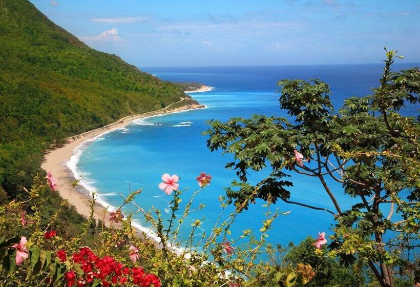 هتل Casa Bonita Tropical Lodge