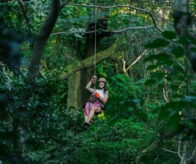 هتل Casa Bonita Tropical Lodge