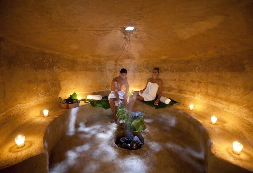 هتل Casa Bonita Tropical Lodge