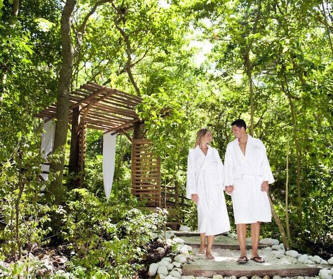 هتل Casa Bonita Tropical Lodge