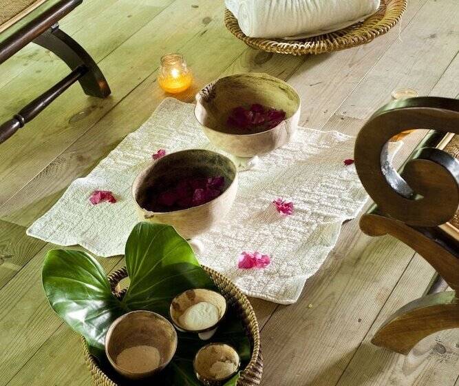 هتل Casa Bonita Tropical Lodge