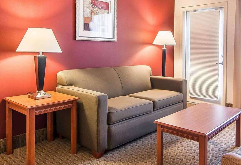 Отель Comfort Suites Redmond Airport