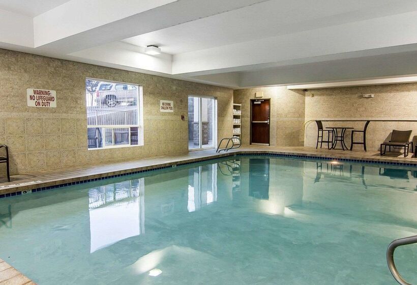 Отель Comfort Suites Redmond Airport