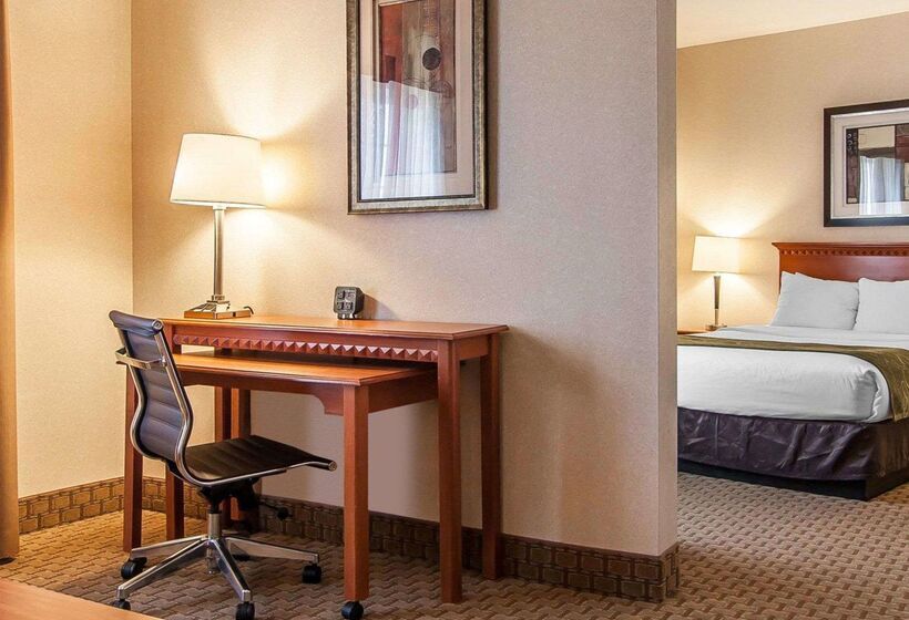 Отель Comfort Suites Redmond Airport