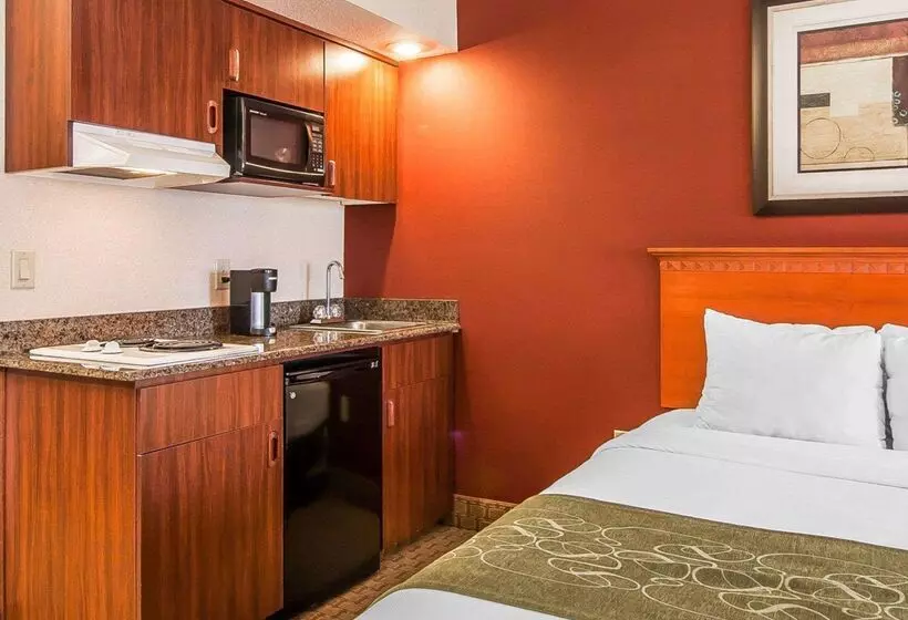 酒店 Comfort Suites Redmond Airport