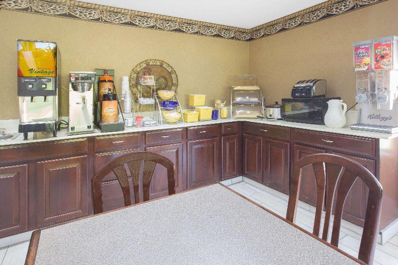 فندق Days Inn & Suites By Wyndham Pine Bluff