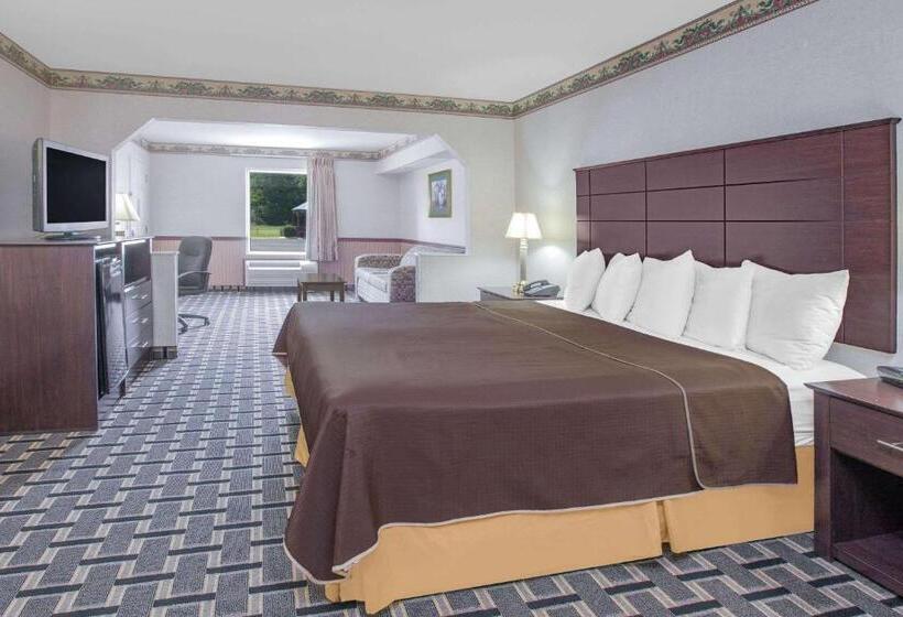 فندق Days Inn & Suites By Wyndham Pine Bluff