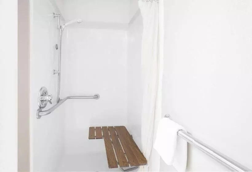 ホテル Days Inn & Suites By Wyndham Pine Bluff