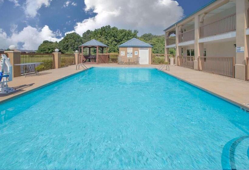 فندق Days Inn & Suites By Wyndham Pine Bluff