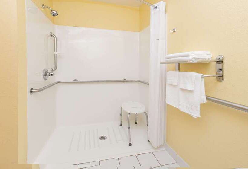 בית מלון כפרי Days Inn & Suites By Wyndham Pryor