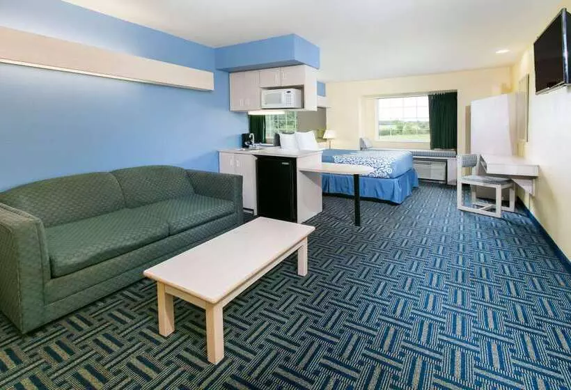 Отель Days Inn & Suites By Wyndham Pryor