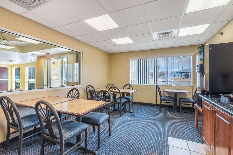 فندق Econo Lodge Inn & Suites Pritchard Road North Little Rock