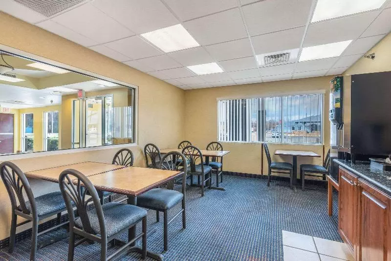 호텔 Econo Lodge Inn & Suites Pritchard Road North Little Rock