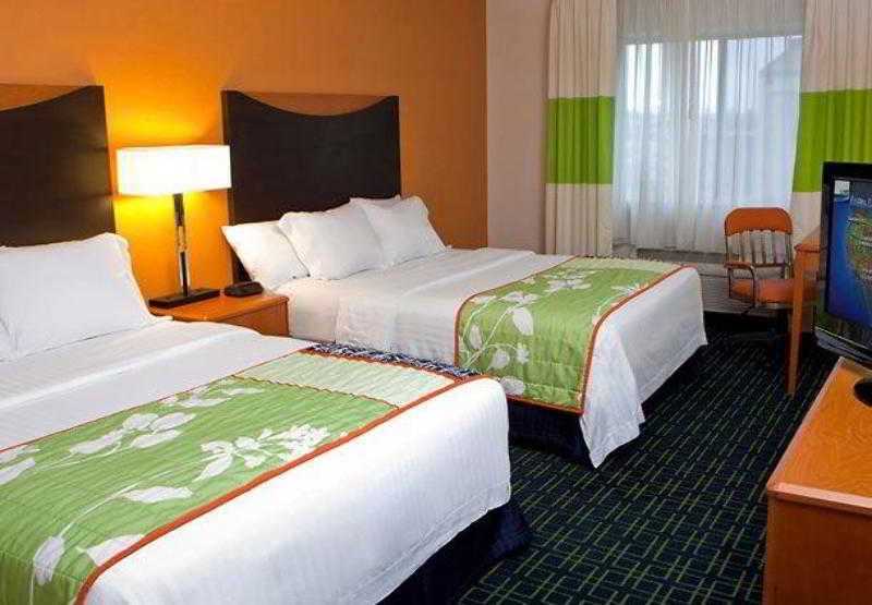 Отель Fairfield Inn & Suites Youngstown Boardman Poland