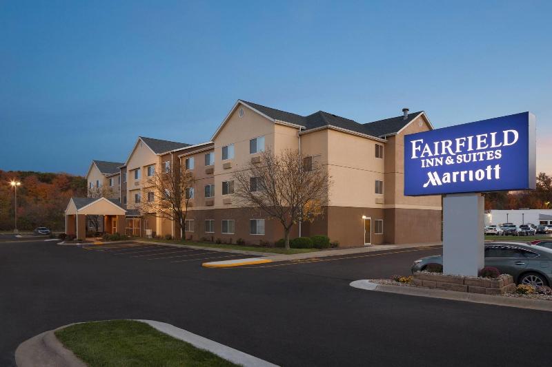 Отель Fairfield Inn & Suites Youngstown Boardman Poland