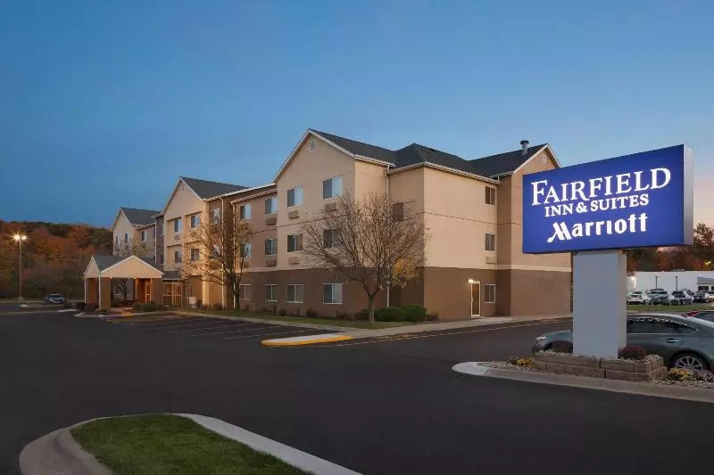 Отель Fairfield Inn & Suites Youngstown Boardman Poland