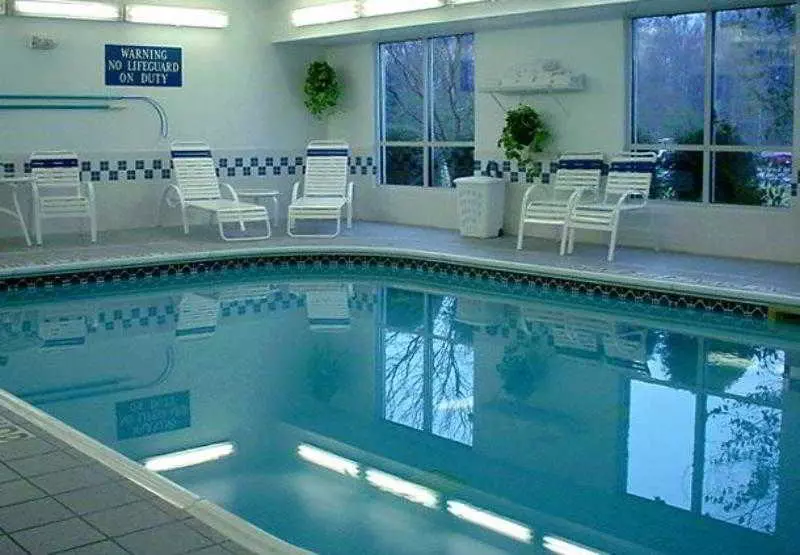 Отель Fairfield Inn & Suites Youngstown Boardman Poland