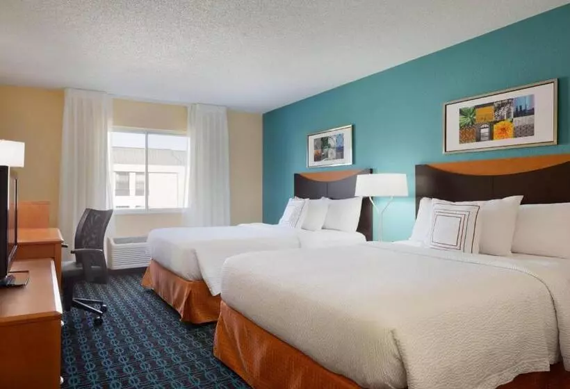 Отель Fairfield Inn & Suites Youngstown Boardman Poland