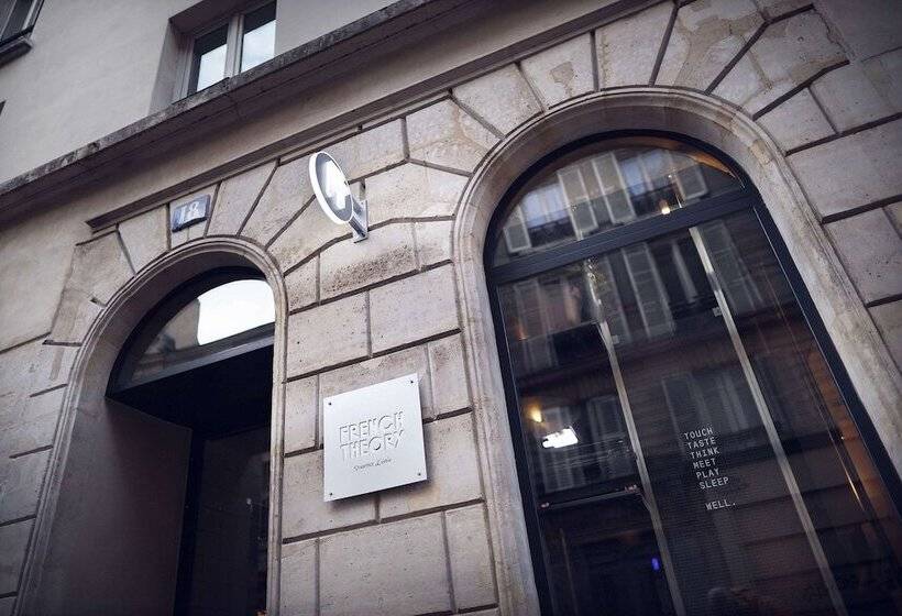 ホテル French Theory