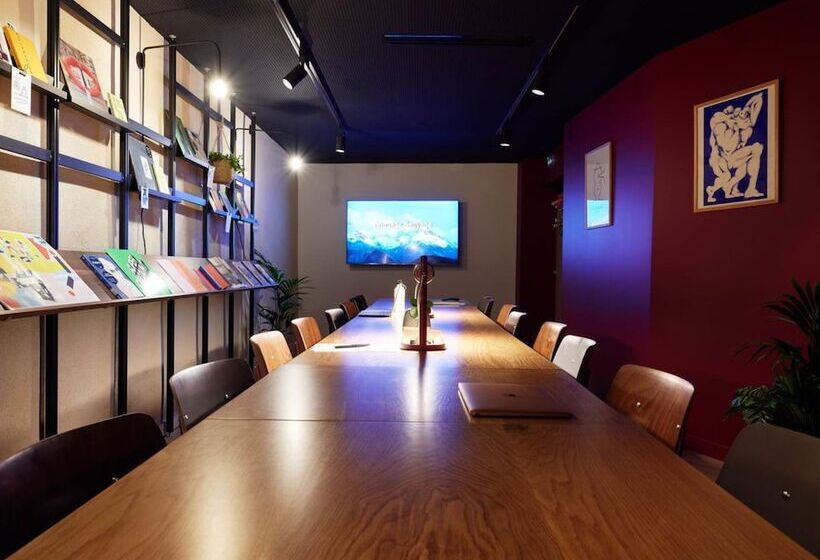 ホテル French Theory