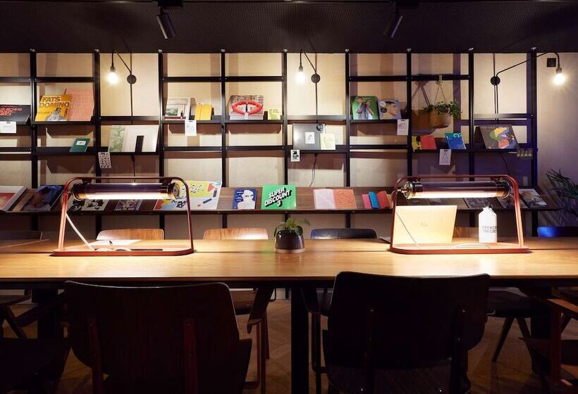 ホテル French Theory