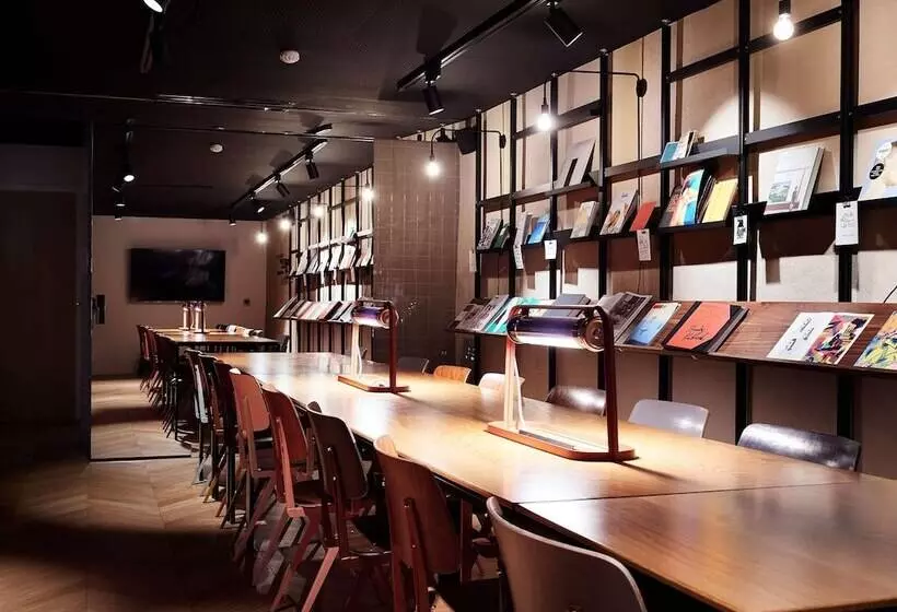 ホテル French Theory