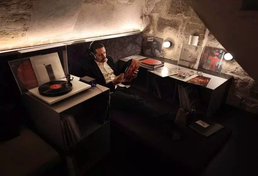 ホテル French Theory