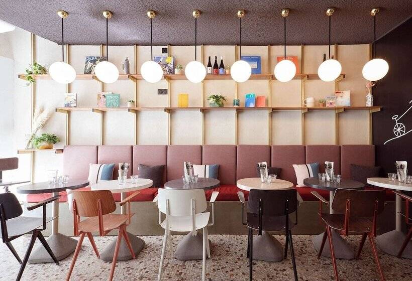 ホテル French Theory