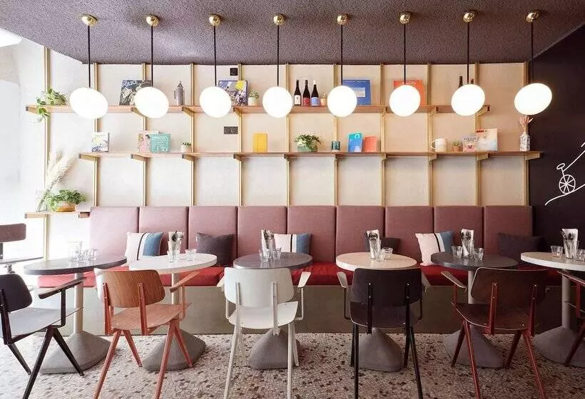 ホテル French Theory