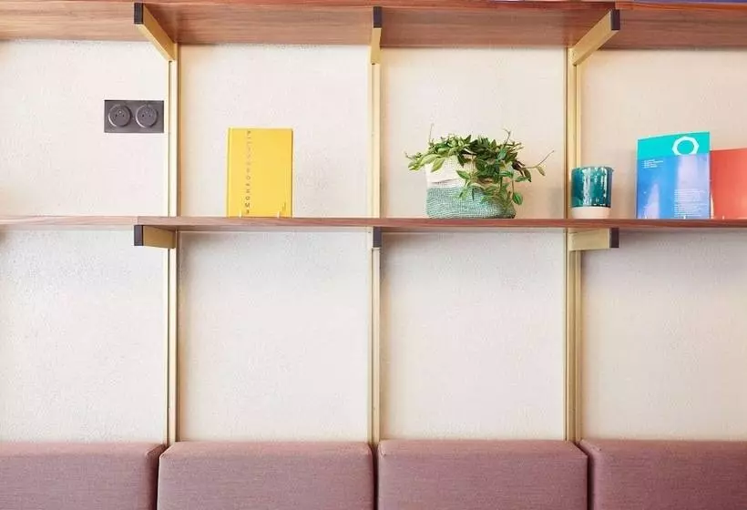 ホテル French Theory