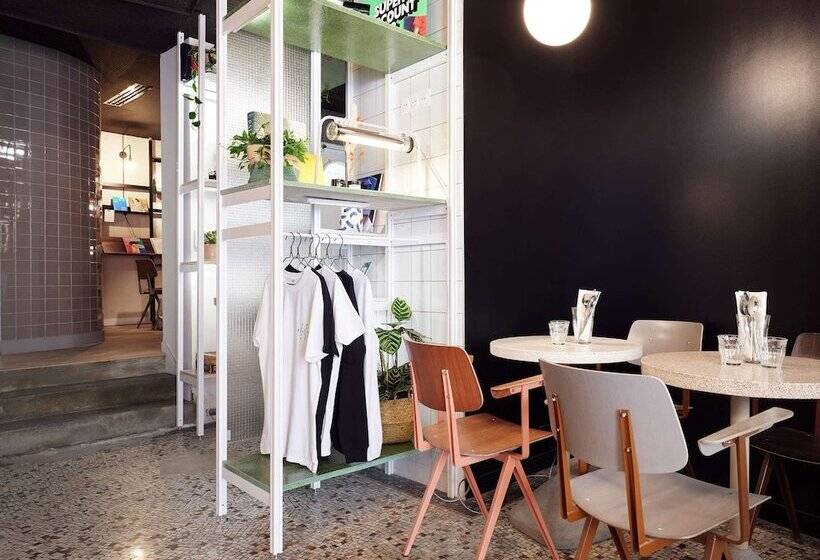 ホテル French Theory