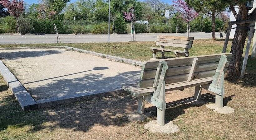 Отель Ibis Istres Trigance