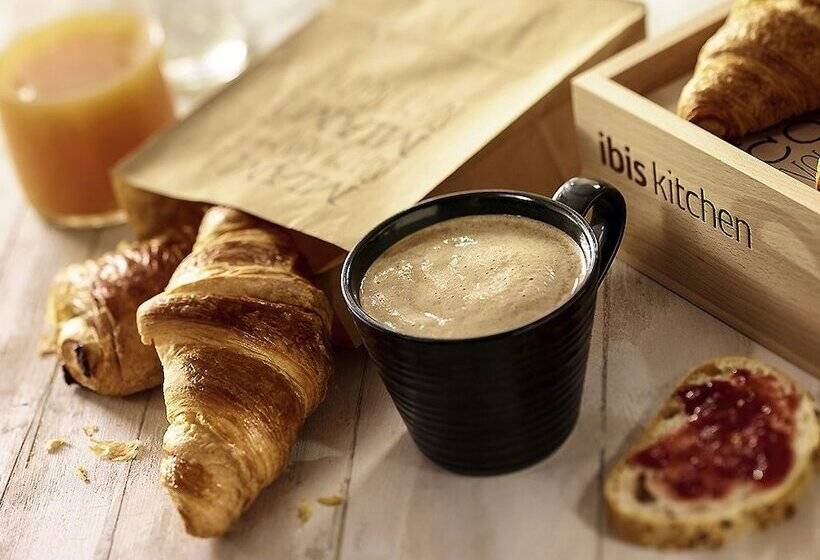 Отель Ibis Istres Trigance