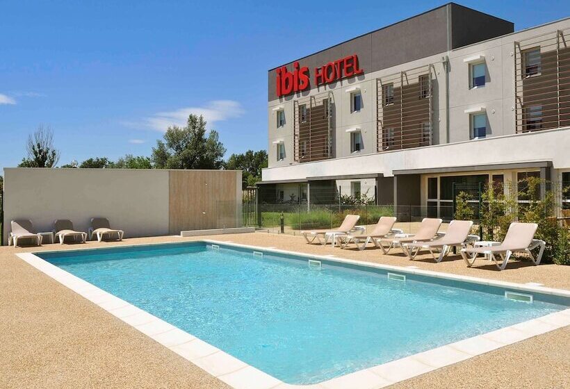 Отель Ibis Istres Trigance