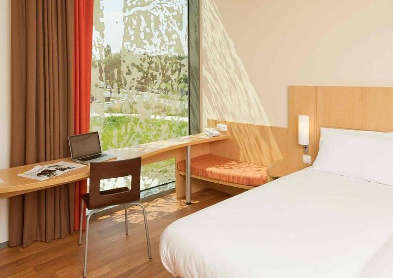 בית מלון כפרי Ibis Heverlee Leuven